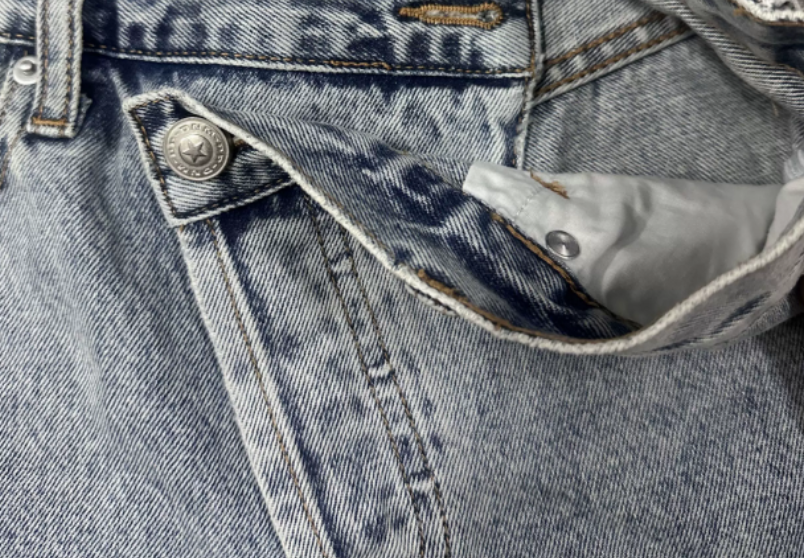 High-quality Slanted-button Placket Design Straight-leg No-stretch Shorts by Ricaloux
