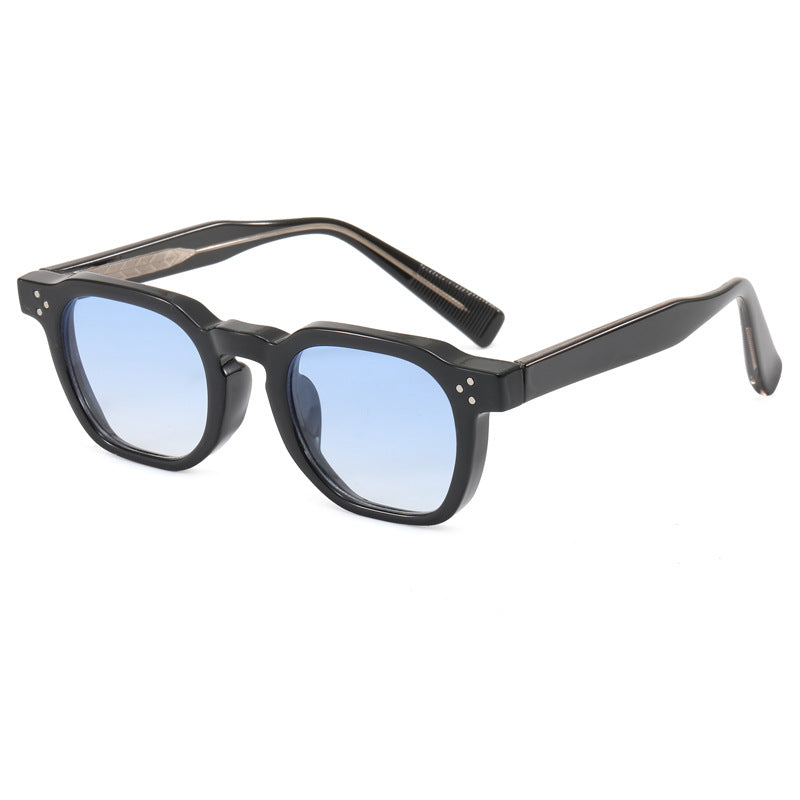 Retro-style Fashion Sunglasses For Men And Women by Ricaloux