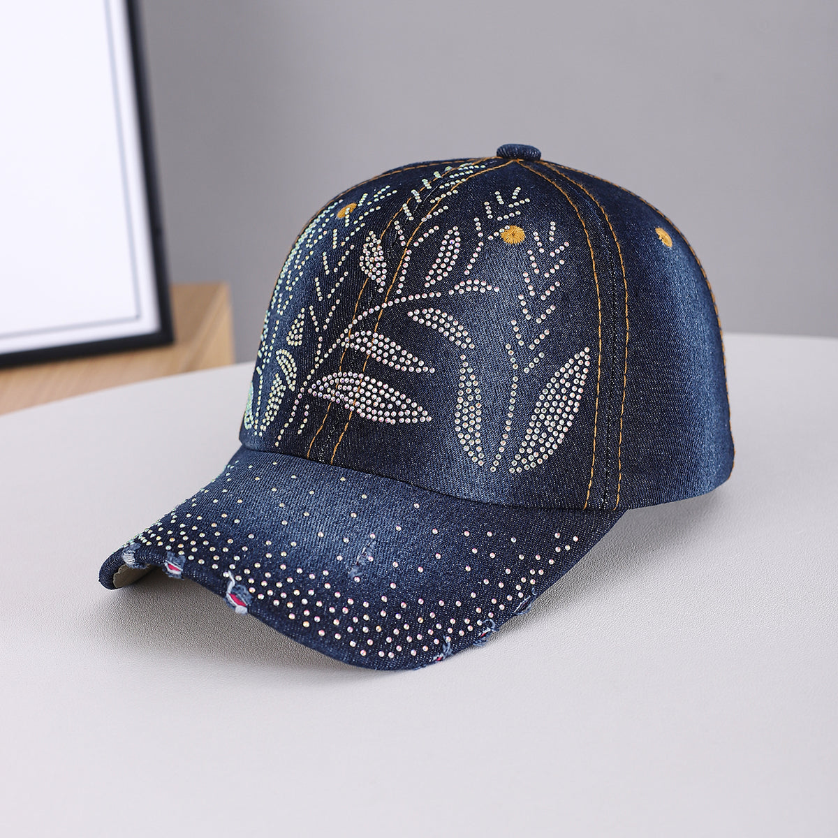 Men's And Women's Style Leaf-shaped Beaded Antique Finishing Craft With Full Beads On The Brim Makes The Hat Look Smaller On The Face. This Baseball Cap Is Suitable For Daily Commuting. – Premium 4 | RICALOUX
