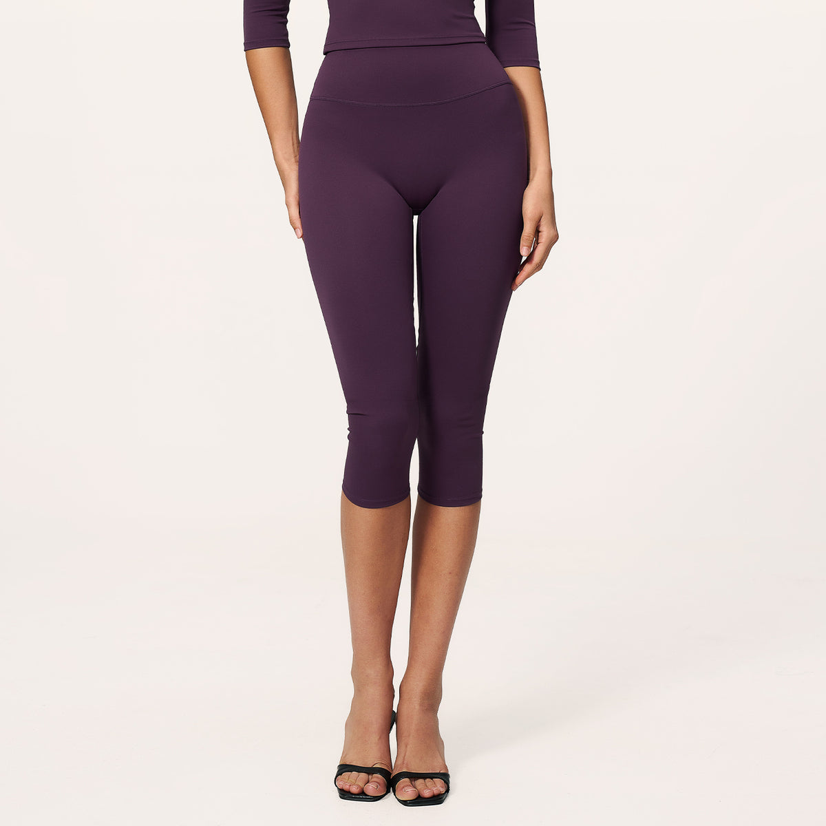 High-waisted Butt-lifting Form-fitting Slimming Workout Capris by Ricaloux