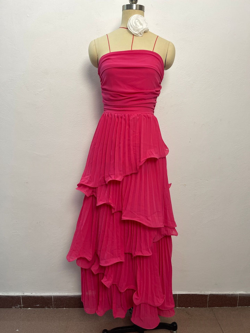 Solid-color Strapless Waist-cinching Tiered Pleated Dress by Ricaloux