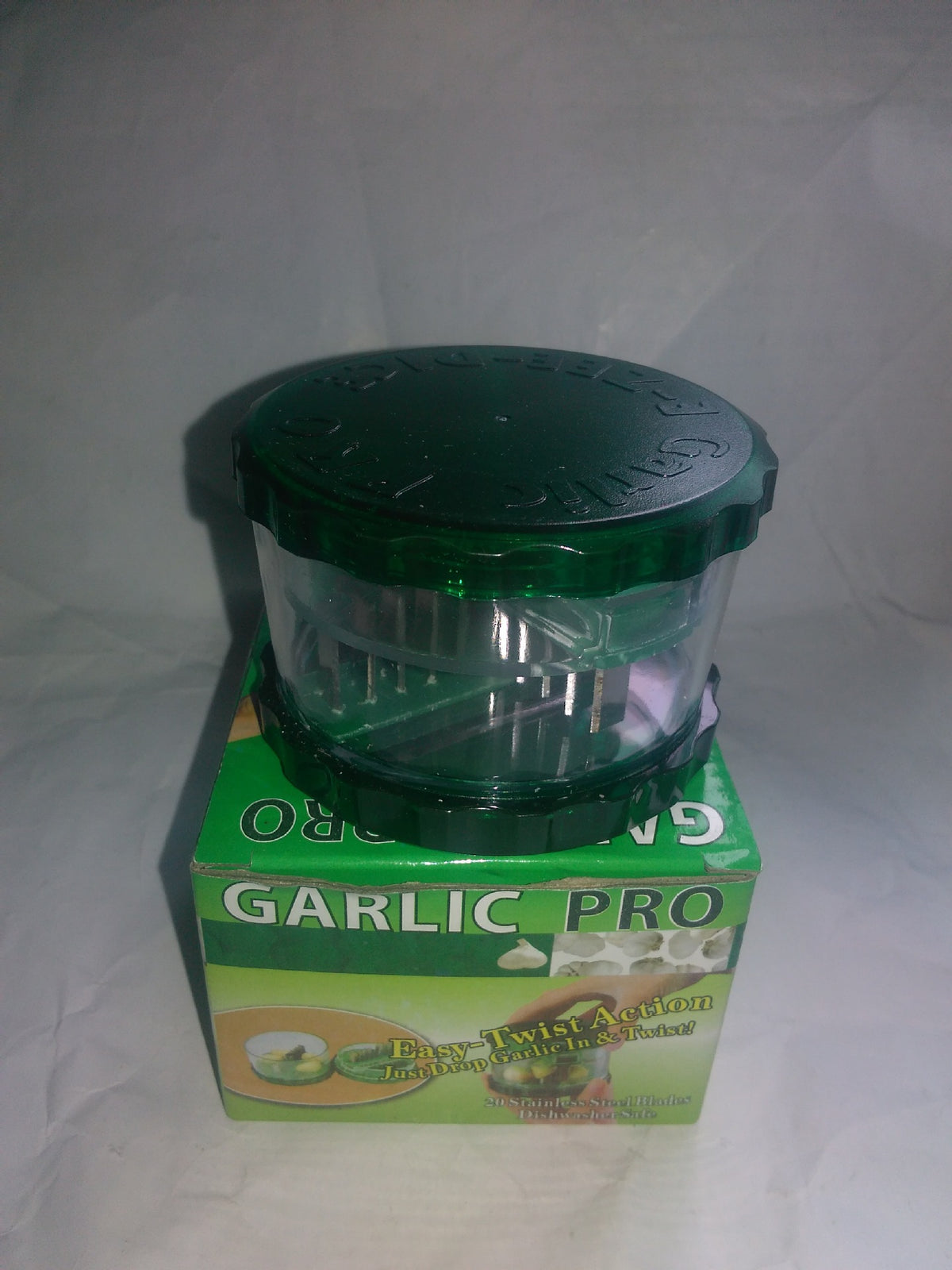 Kitchen gadgets garlic peeler - RICALOUX