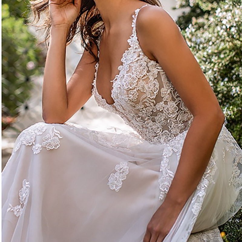 New Slim And Deep V Suspender Light Wedding Dress - RICALOUX