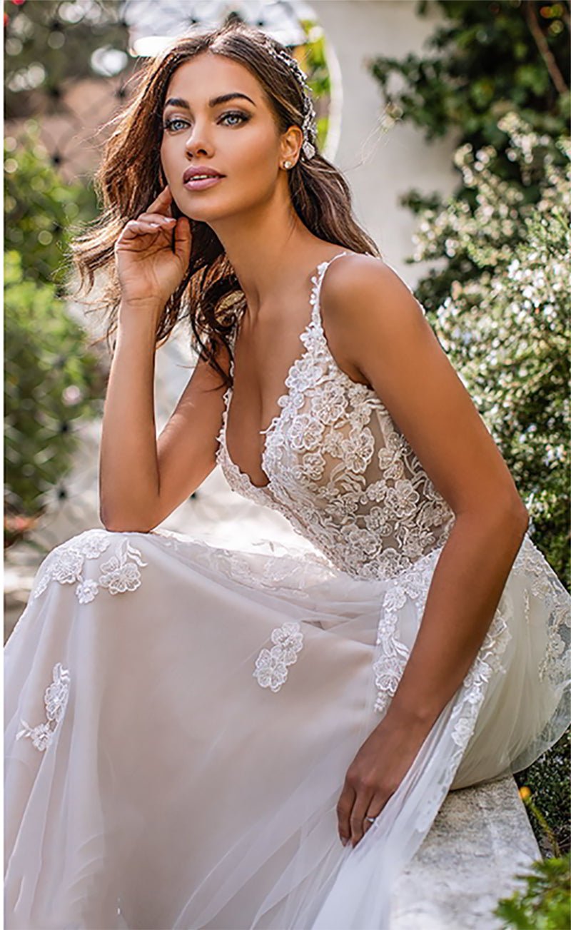 New Slim And Deep V Suspender Light Wedding Dress - RICALOUX