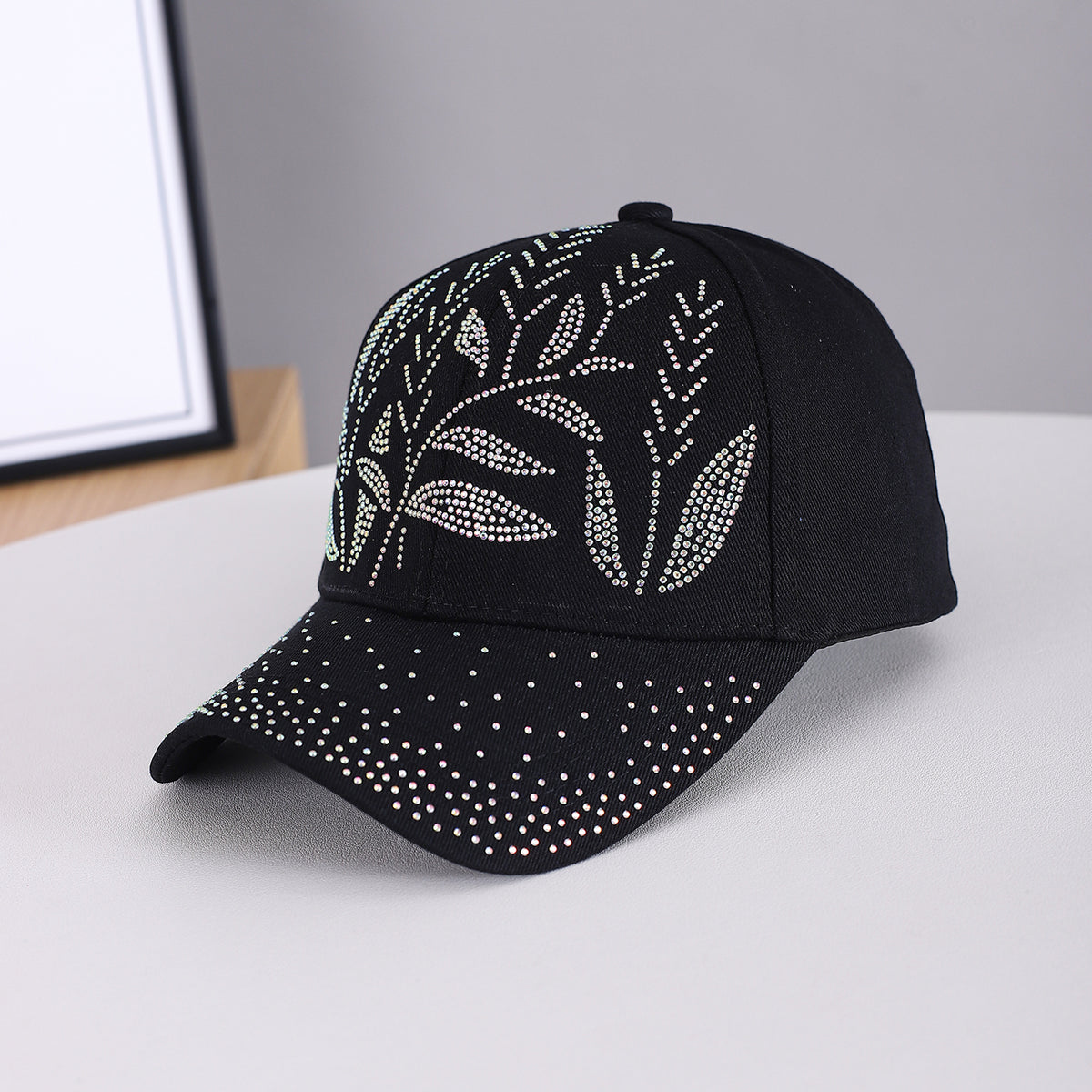 Men's And Women's Adjustable Leaf-shaped Beaded Pattern Twill Fabric Brimmed Baseball Cap. Suitable For Daily Commuting, Spring And Summer Outdoor Outings, And Casual Outings. by Ricaloux