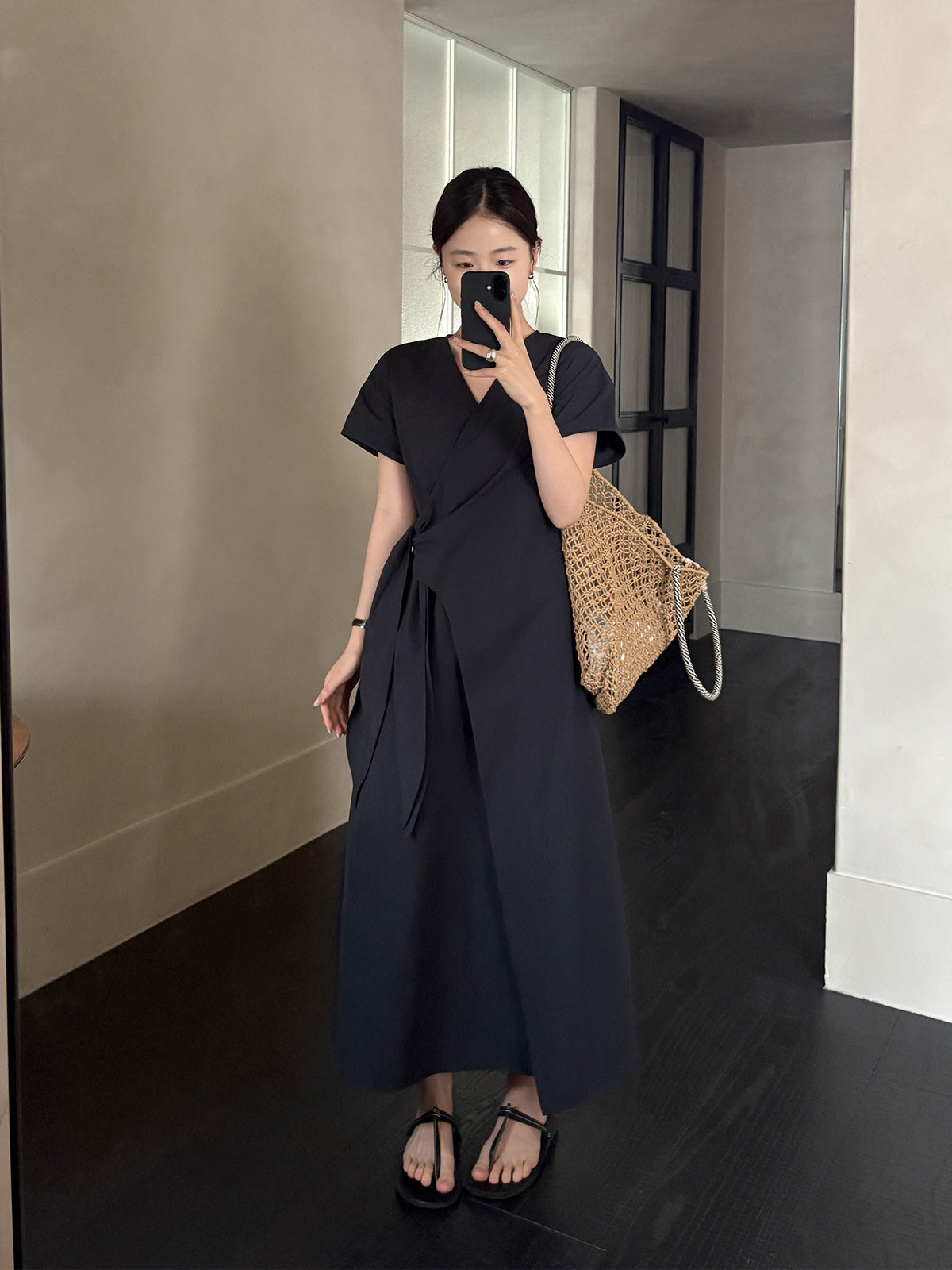 TG Minimalist Relaxed-Feel Wrap V-Neck Lace-Up Dress – Premium 0 | RICALOUX