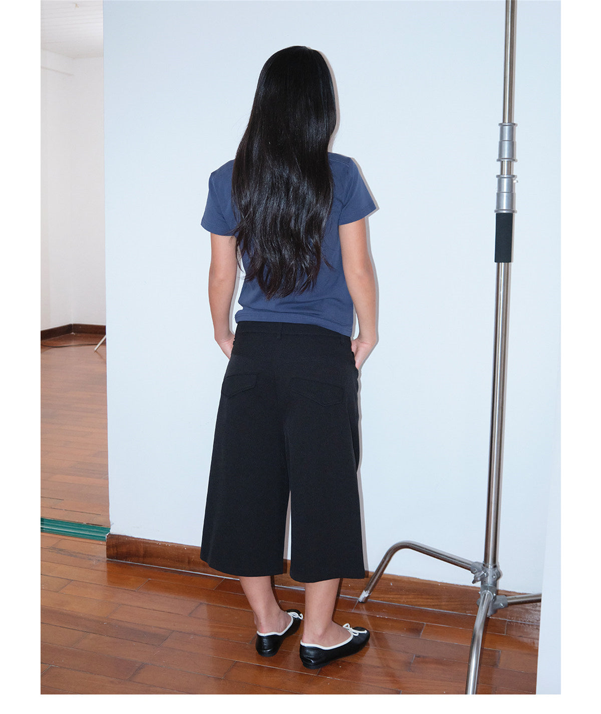 Loose Straight Six-point Casual Shorts by Ricaloux