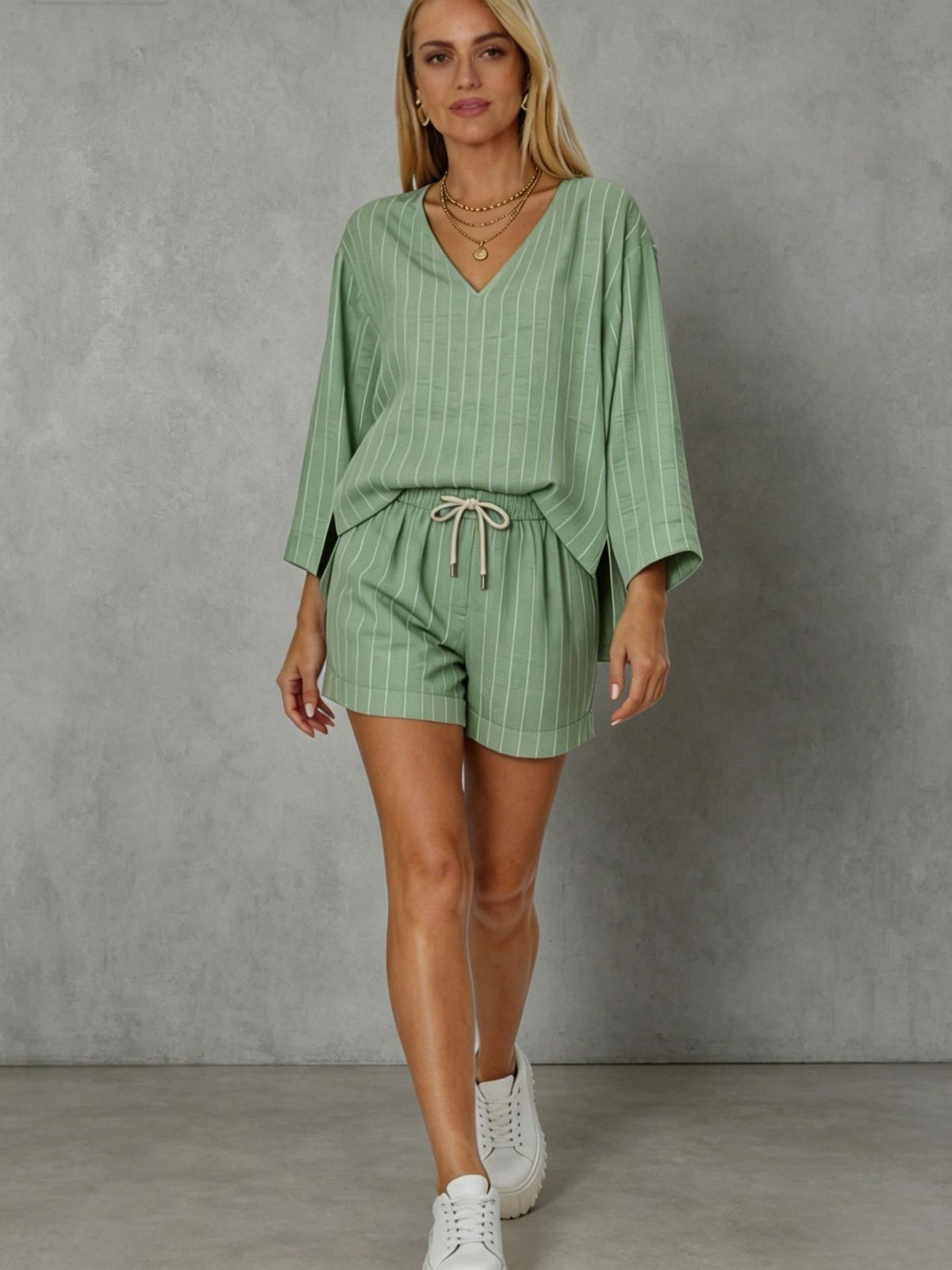Womens Loose-fit V-neck Long-sleeve Shorts Set by Ricaloux