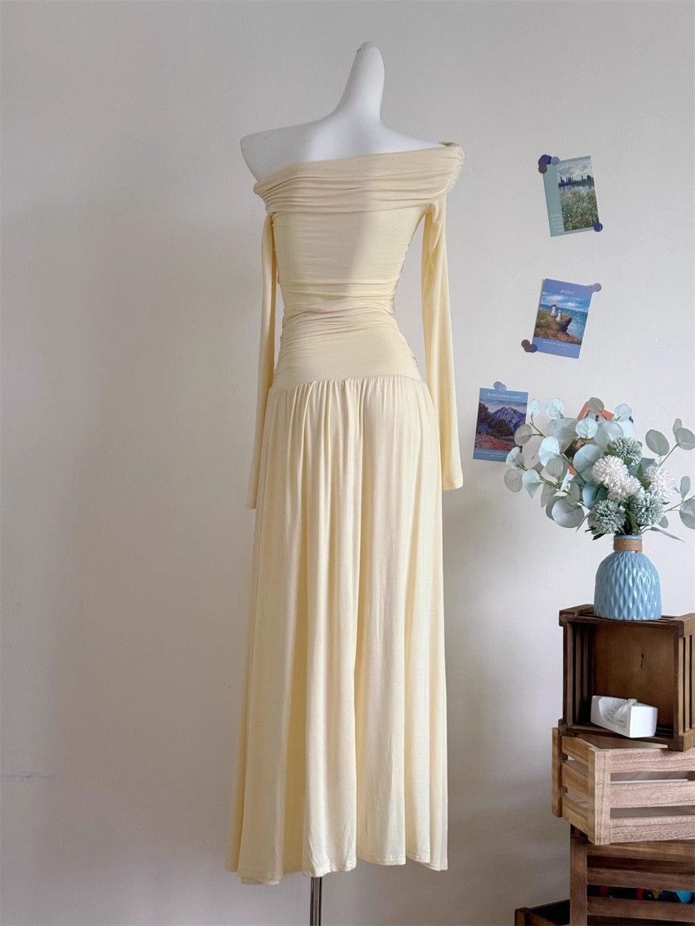 One-shoulder Figure-flattering Long-sleeve Slim-fit High-waist Skirt Two-piece Set by Ricaloux