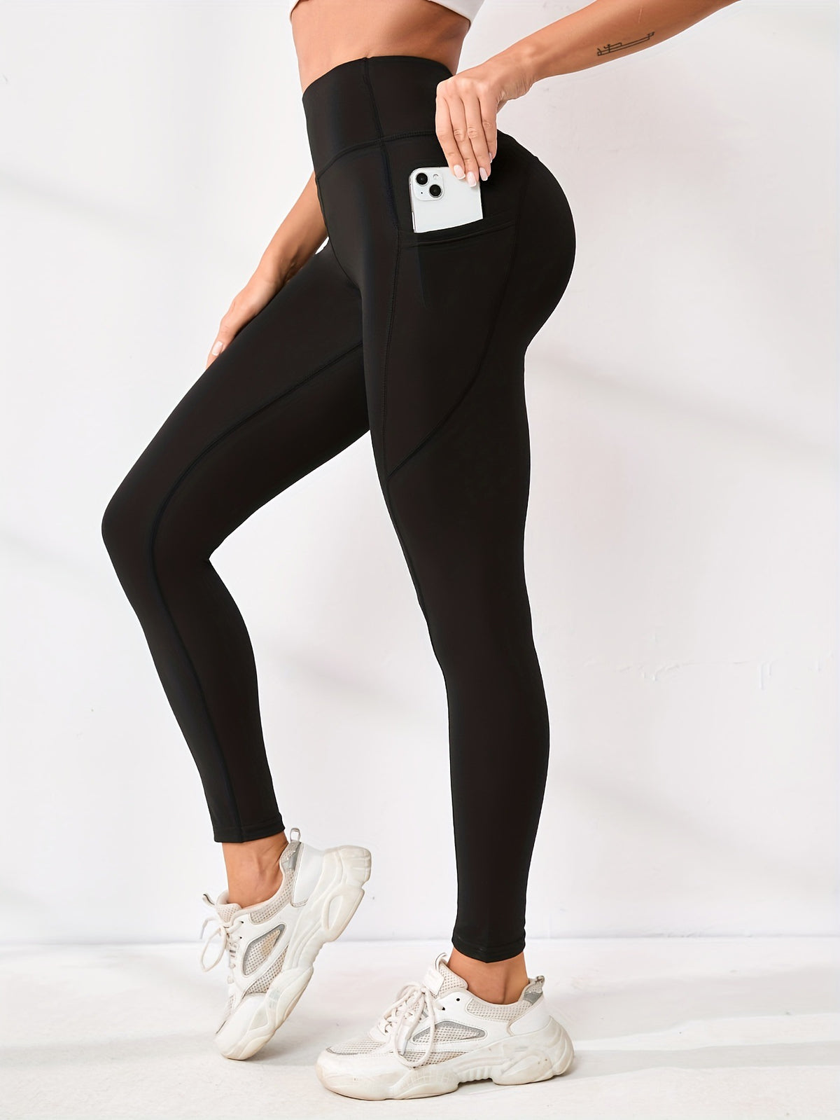 High-waisted Solid-color Tight Yoga Pants For Women, Slim-fit, Sexy Design, Suitable For Running And Outdoor Activities, Popular In European And American Markets by Ricaloux