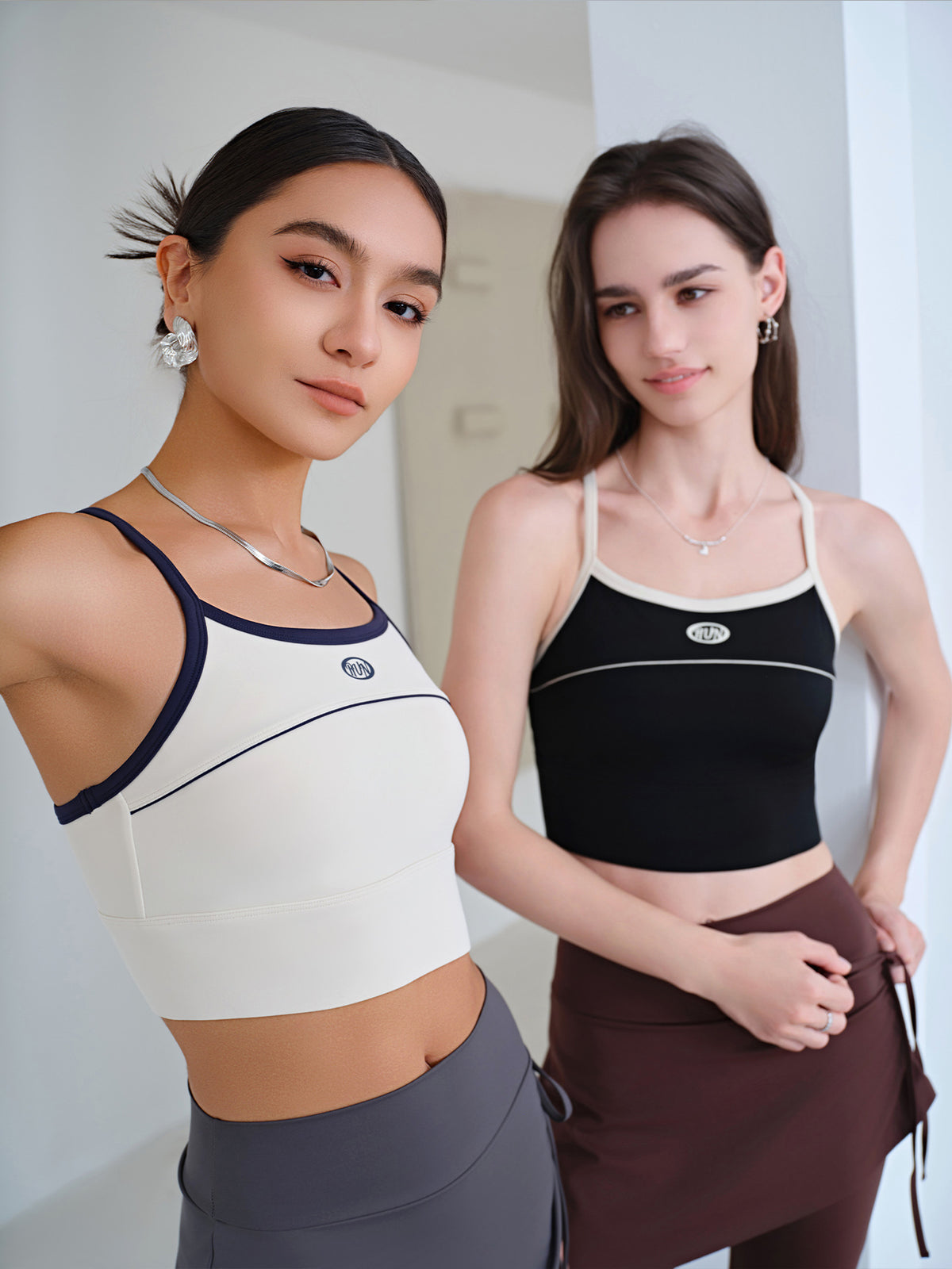 Color-blocked Sports Bra With Integrated Cups, Shockproof, Anti-exposure, Outerwear Style, Racerback Design, Thin Shoulder Straps, Yoga Bra – Premium 4 | RICALOUX