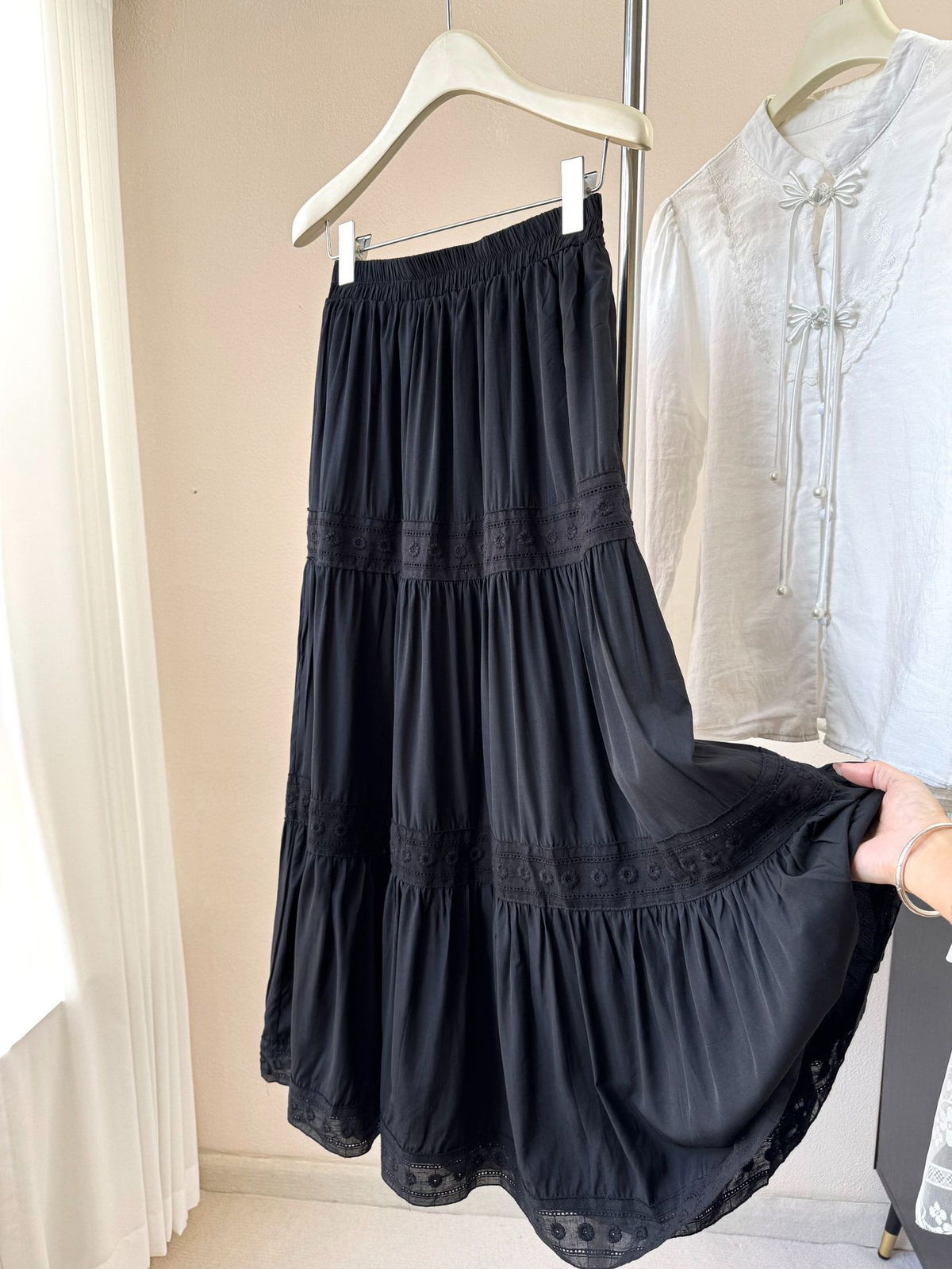 Versatile Floral Embroidered Lace Trim Midi Skirt – Premium 0 | RICALOUX