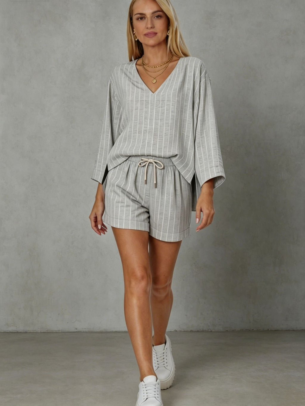 Womens Loose-fit V-neck Long-sleeve Shorts Set by Ricaloux