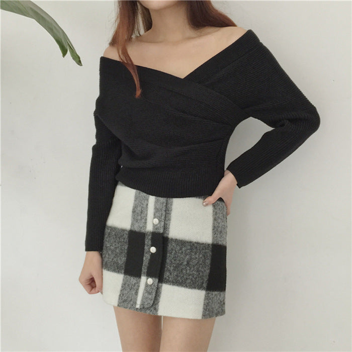 Womens Slim-Fit Knitted Sweater With A Cross V-Neck – Premium 0 | RICALOUX