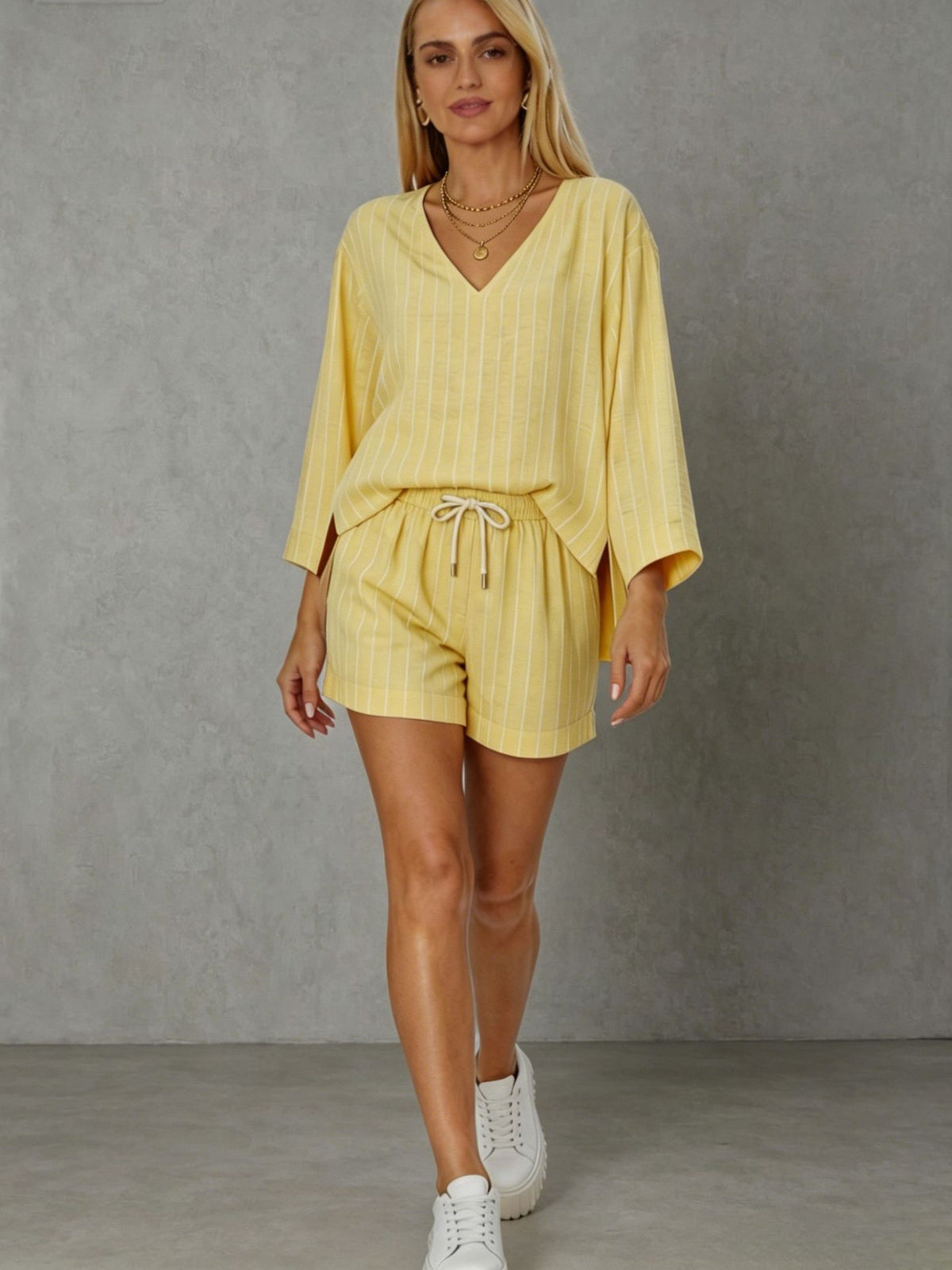 Womens Loose-fit V-neck Long-sleeve Shorts Set by Ricaloux
