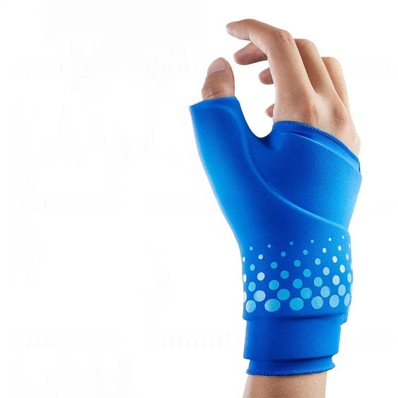 3D Gel Wrist Support With HotCold Therapy by Ricaloux