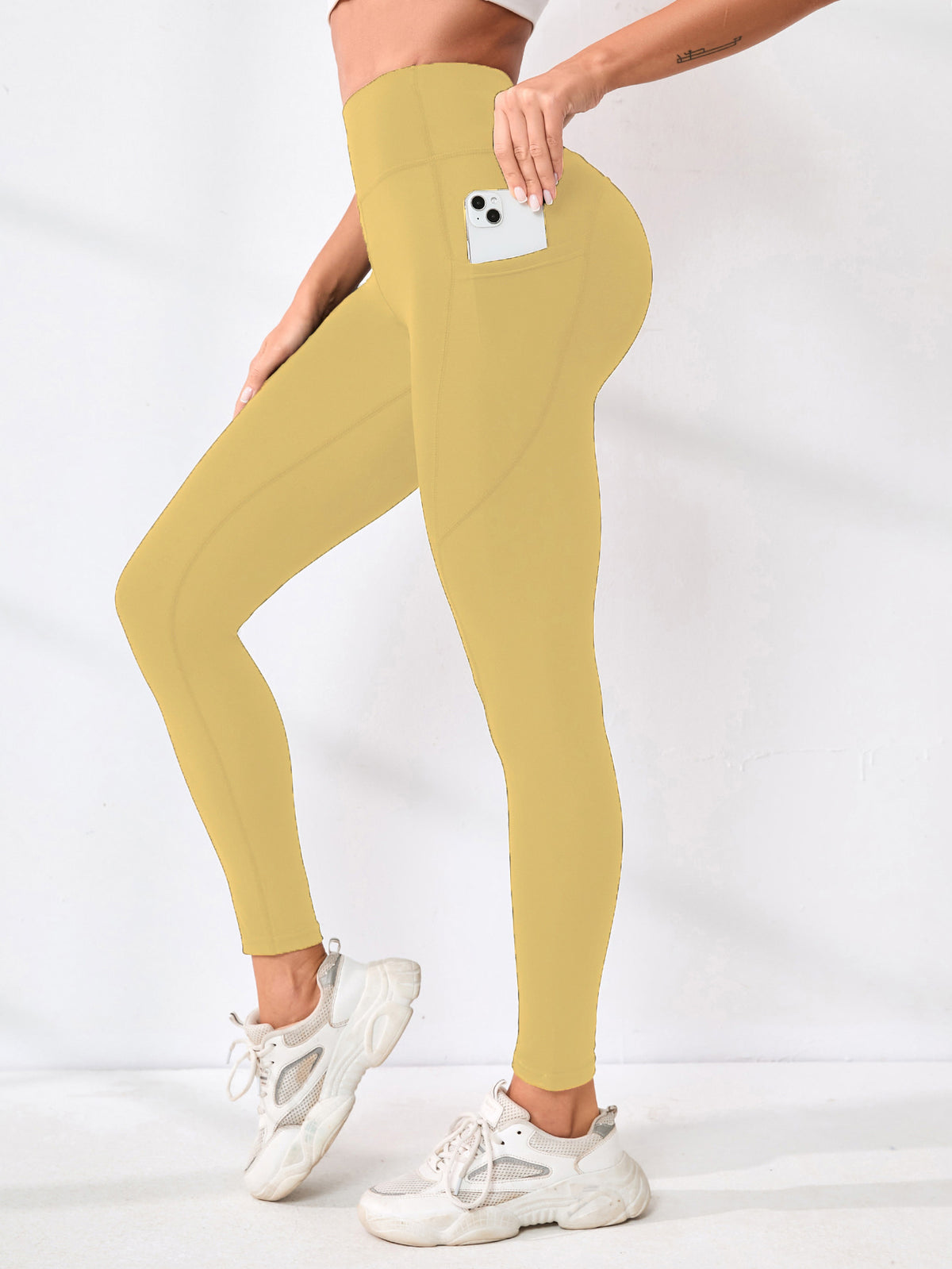 High-waisted Solid-color Tight Yoga Pants For Women, Slim-fit, Sexy Design, Suitable For Running And Outdoor Activities, Popular In European And American Markets by Ricaloux
