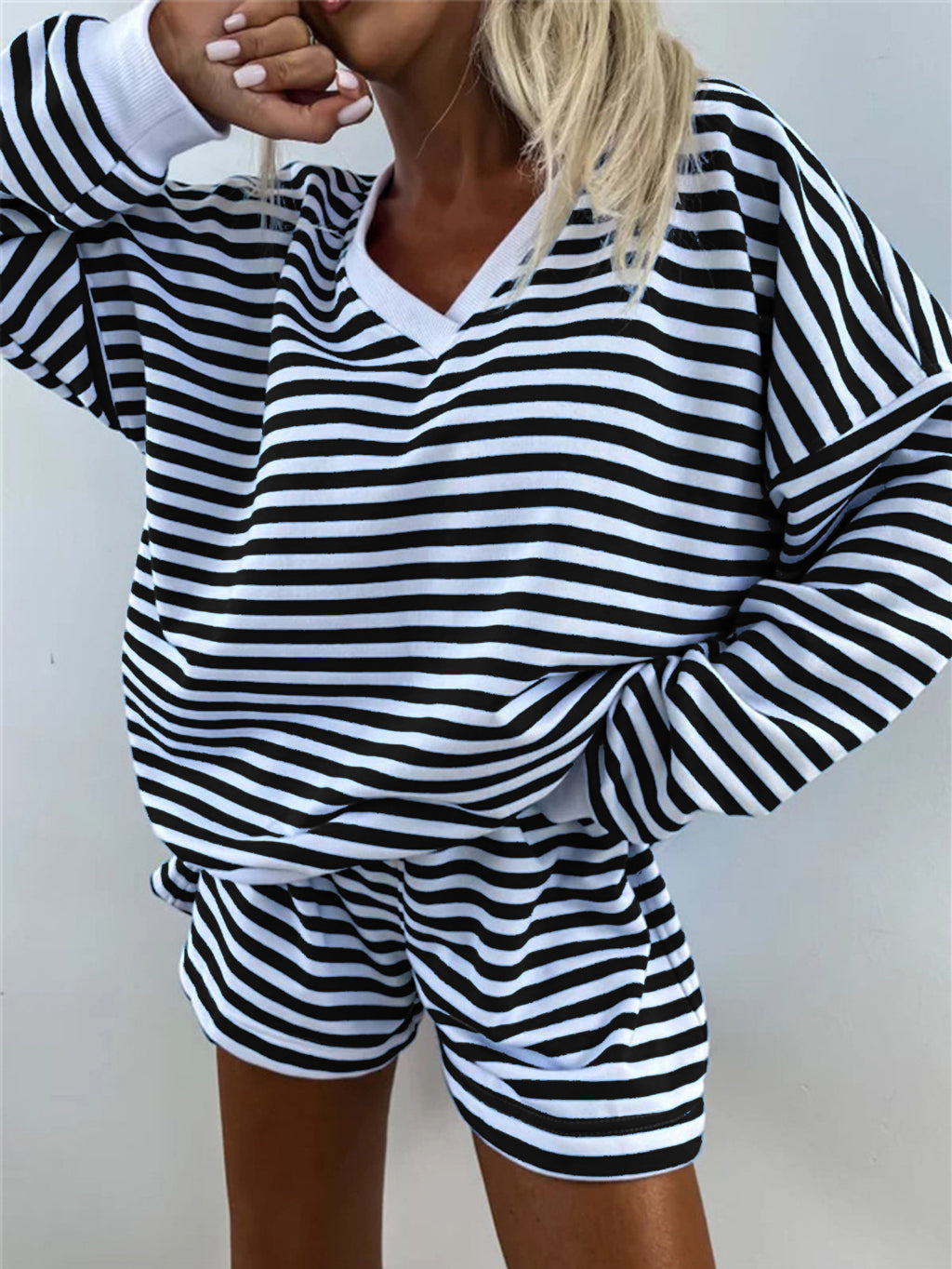 Womens Striped V-Neck T-Shirt And Shorts Set – Premium 0 | RICALOUX