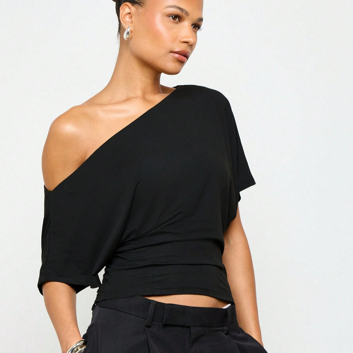 Girl-group-style Off-shoulder Batwing-sleeve Waist-cinching Short-sleeve Top by Ricaloux