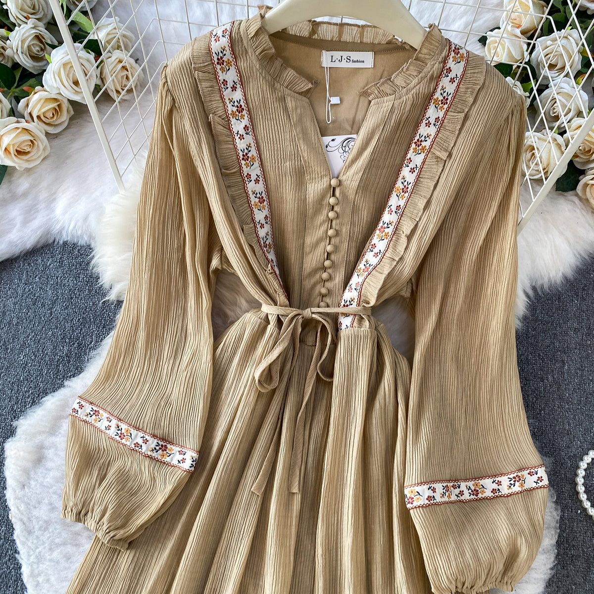 Womens Retro Embroidered Ruffle-Trim V-Neck Dress – Premium 0 | RICALOUX
