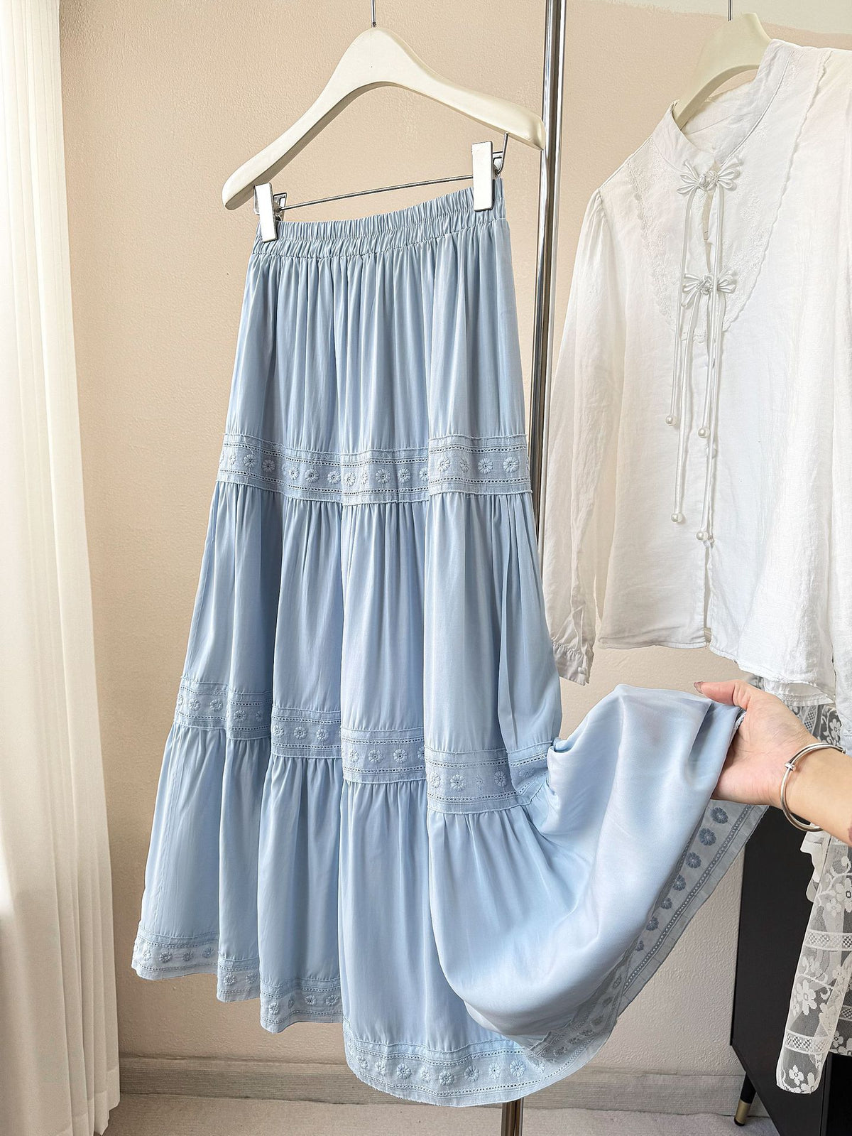 Versatile Floral Embroidered Lace Trim Midi Skirt – Premium 0 | RICALOUX