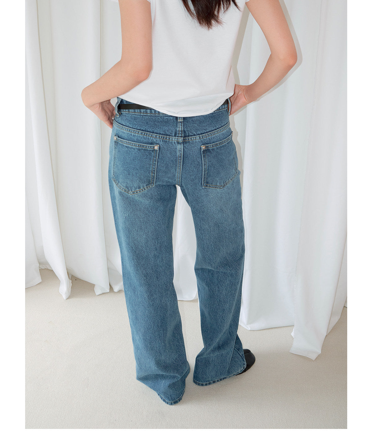 Washing Water Through Micro-horn To Make Old Jeans by Ricaloux