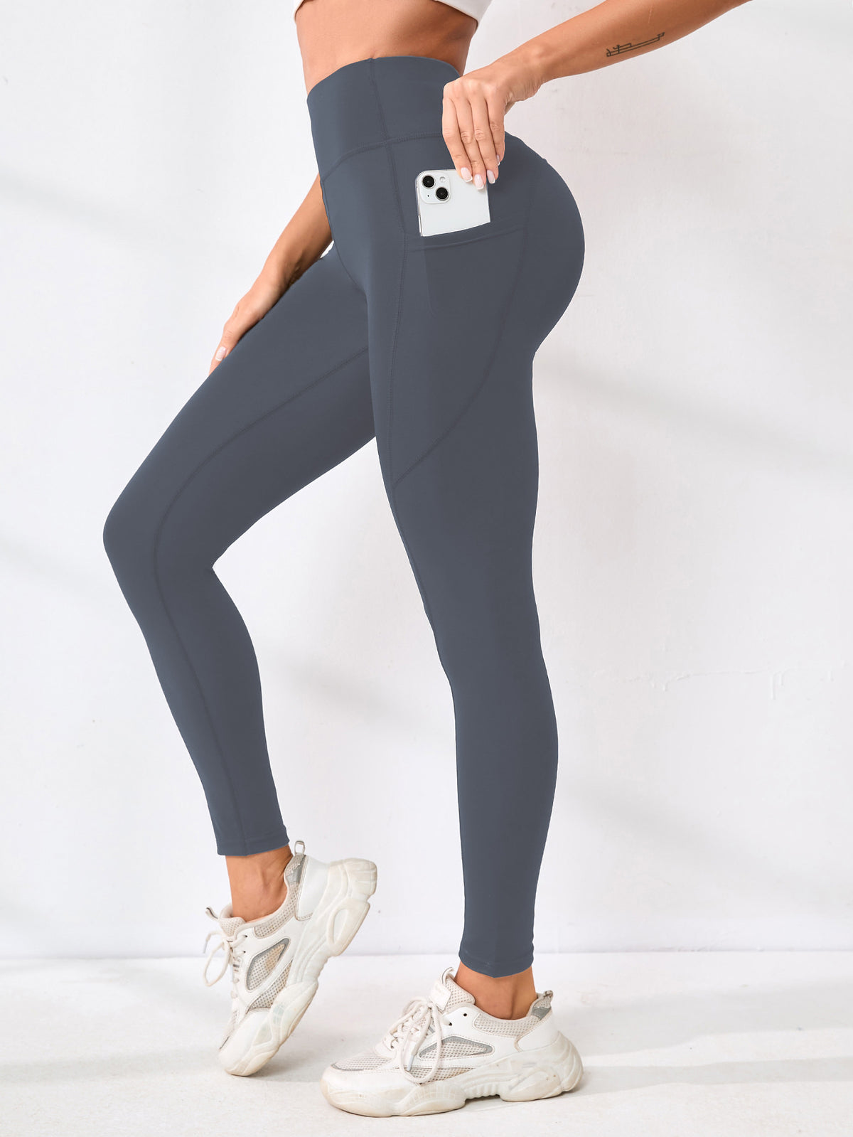 High-waisted Solid-color Tight Yoga Pants For Women, Slim-fit, Sexy Design, Suitable For Running And Outdoor Activities, Popular In European And American Markets by Ricaloux