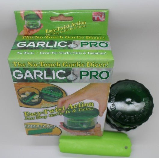 Kitchen gadgets garlic peeler - RICALOUX