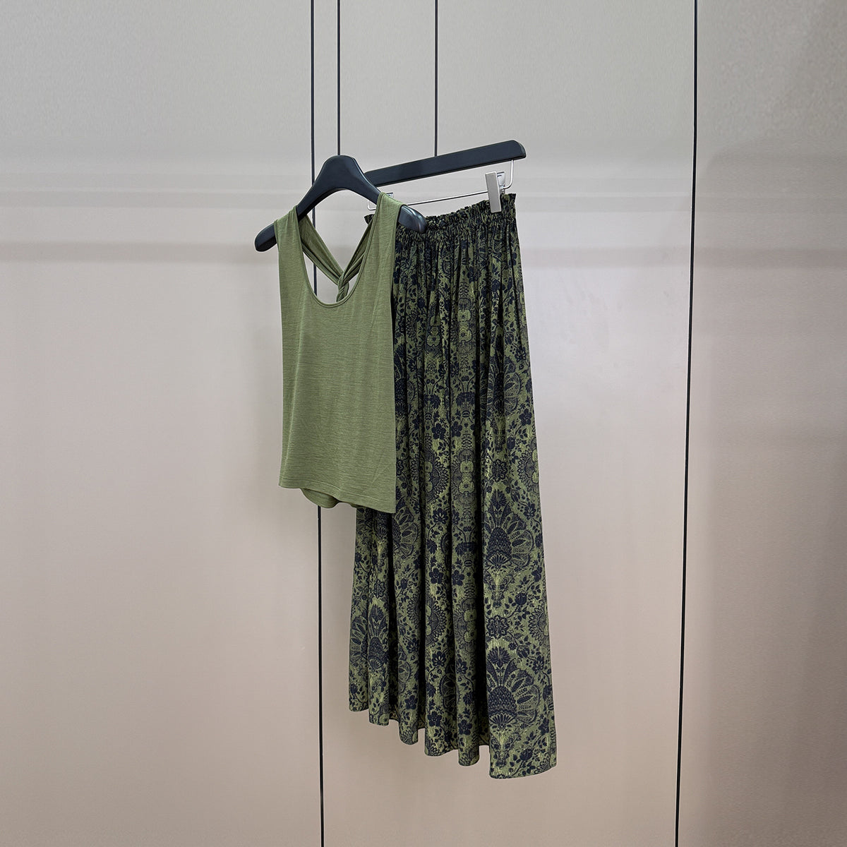 Merino Wool Halter-neck Twist Vest Silk Palm-printed Midi Skirt – Premium 0 | RICALOUX