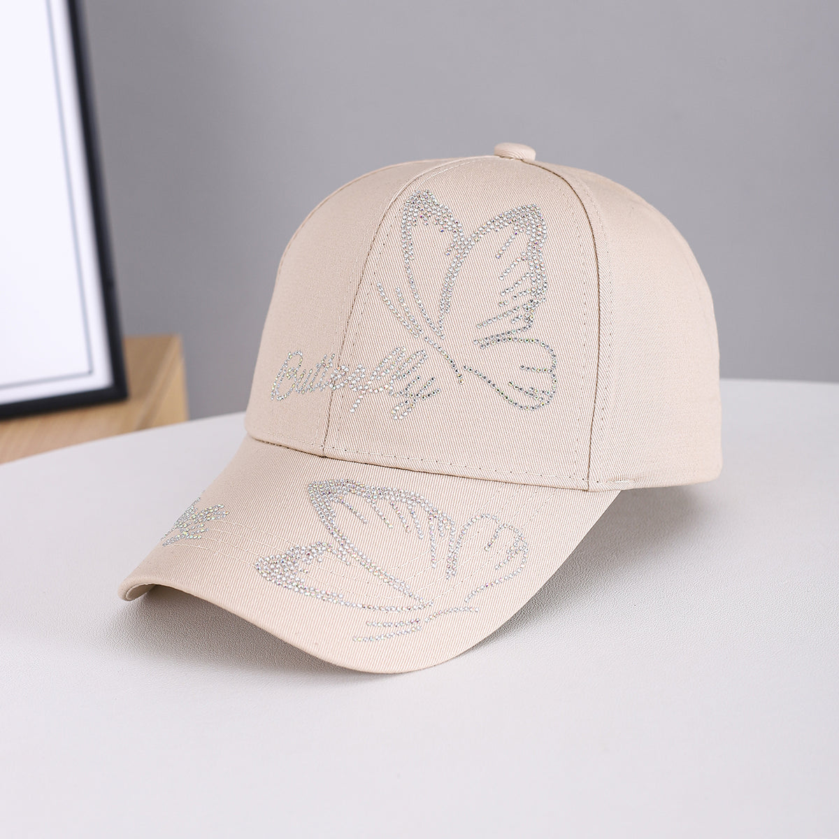 The New Men's And Women's Three-dimensional Rhinestone Butterfly Letter Decorative Versatile Baseball Cap Is Suitable For Daily Outings On Campus. by Ricaloux