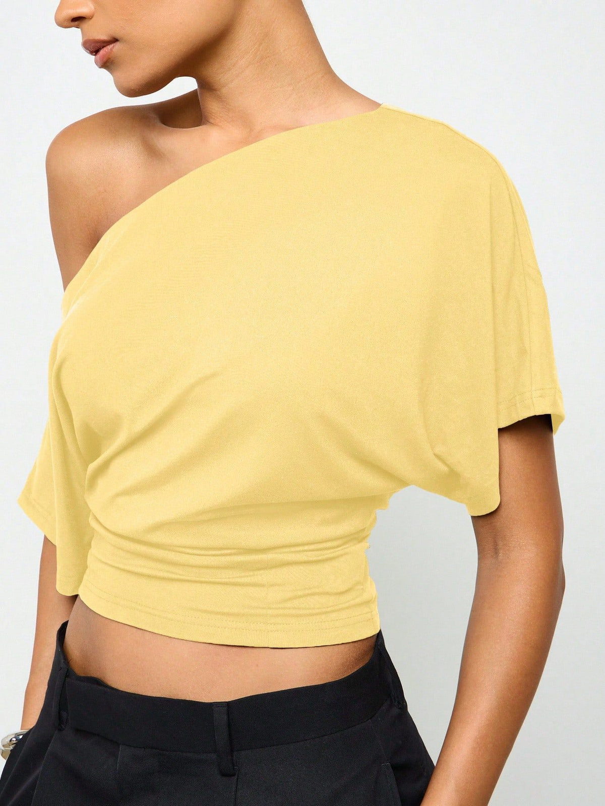 Girl-group-style Off-shoulder Batwing-sleeve Waist-cinching Short-sleeve Top by Ricaloux