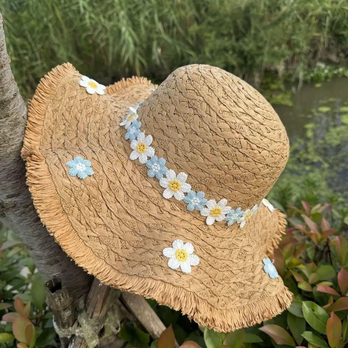 Beach Vacation Sun-protective Hat by Ricaloux