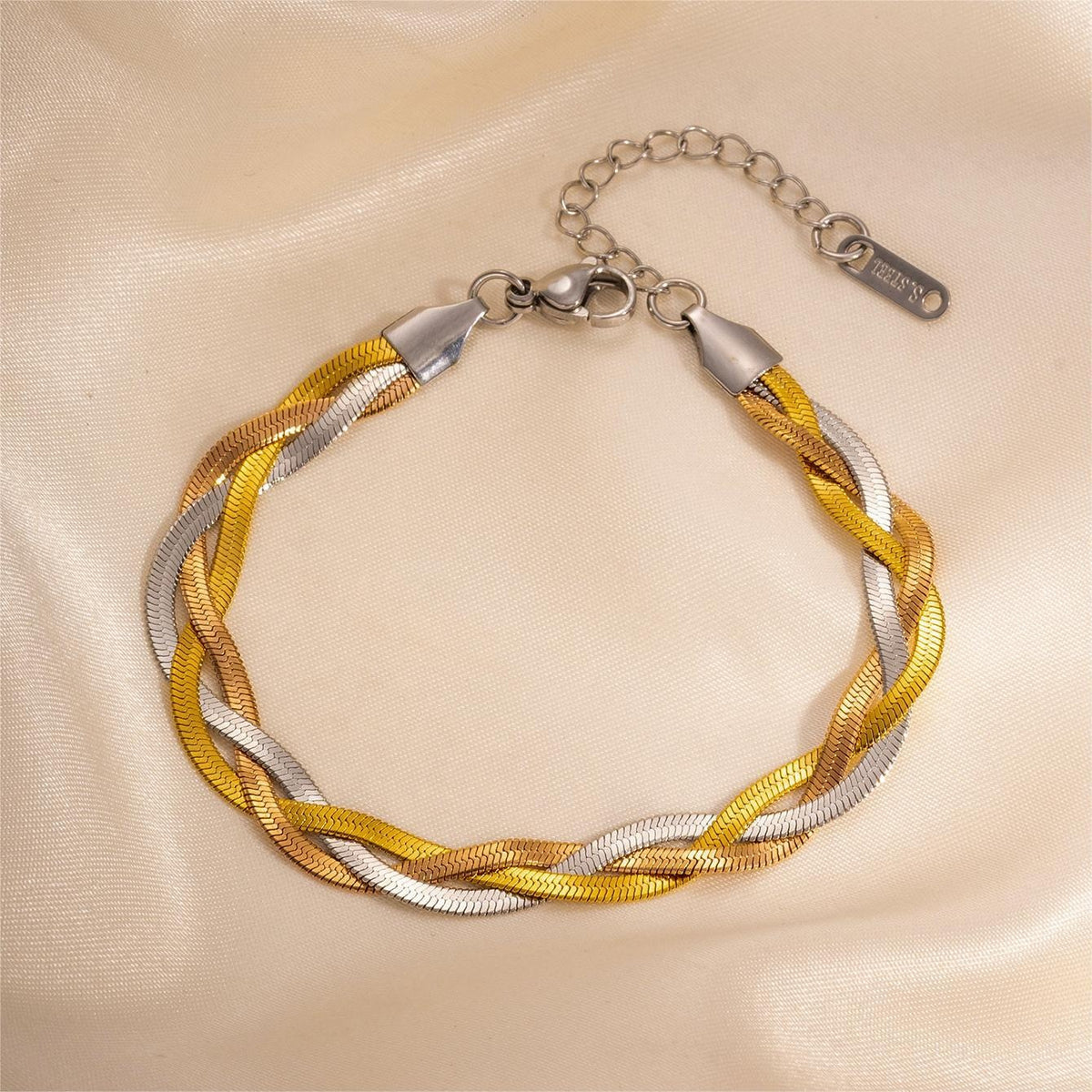 Sleek Stylish Alloy Jewelry For Women by Ricaloux