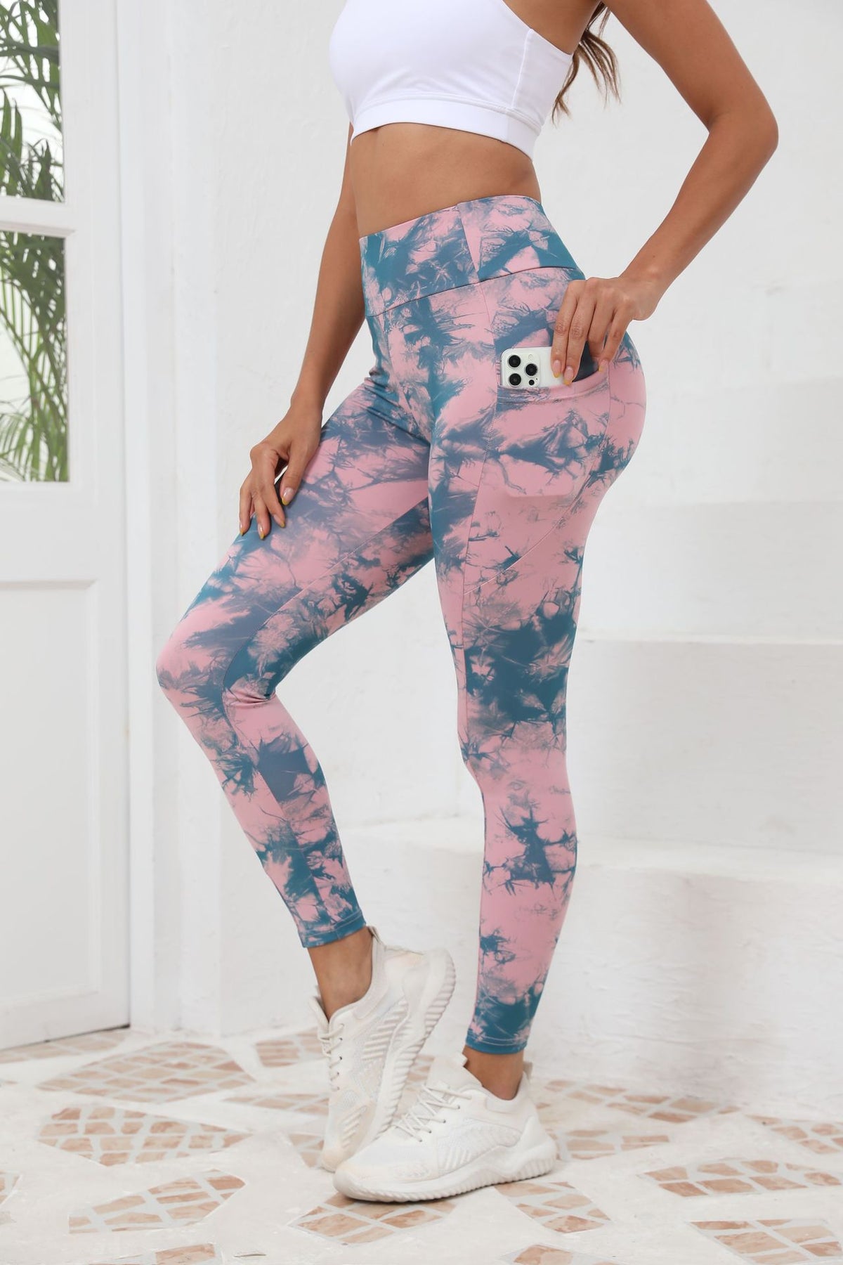 High-waisted Solid-color Tight Yoga Pants For Women, Slim-fit, Sexy Design, Suitable For Running And Outdoor Activities, Popular In European And American Markets by Ricaloux