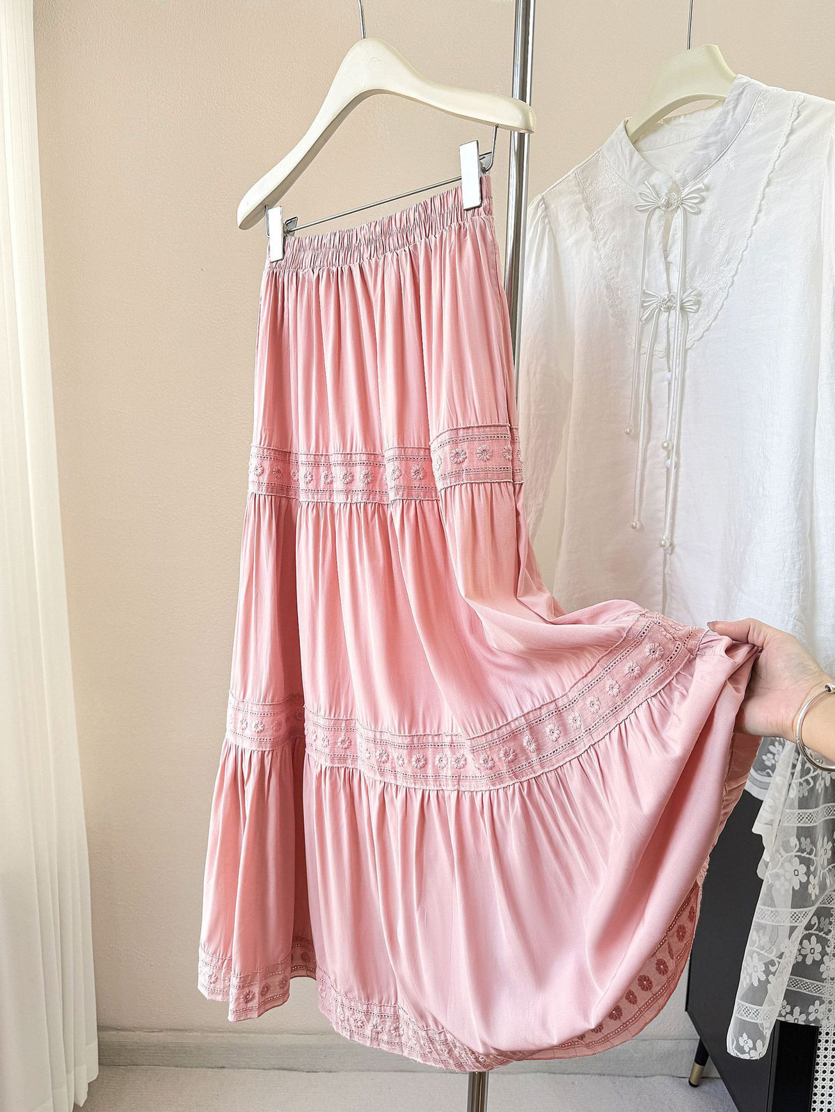 Versatile Floral Embroidered Lace Trim Midi Skirt – Premium 0 | RICALOUX