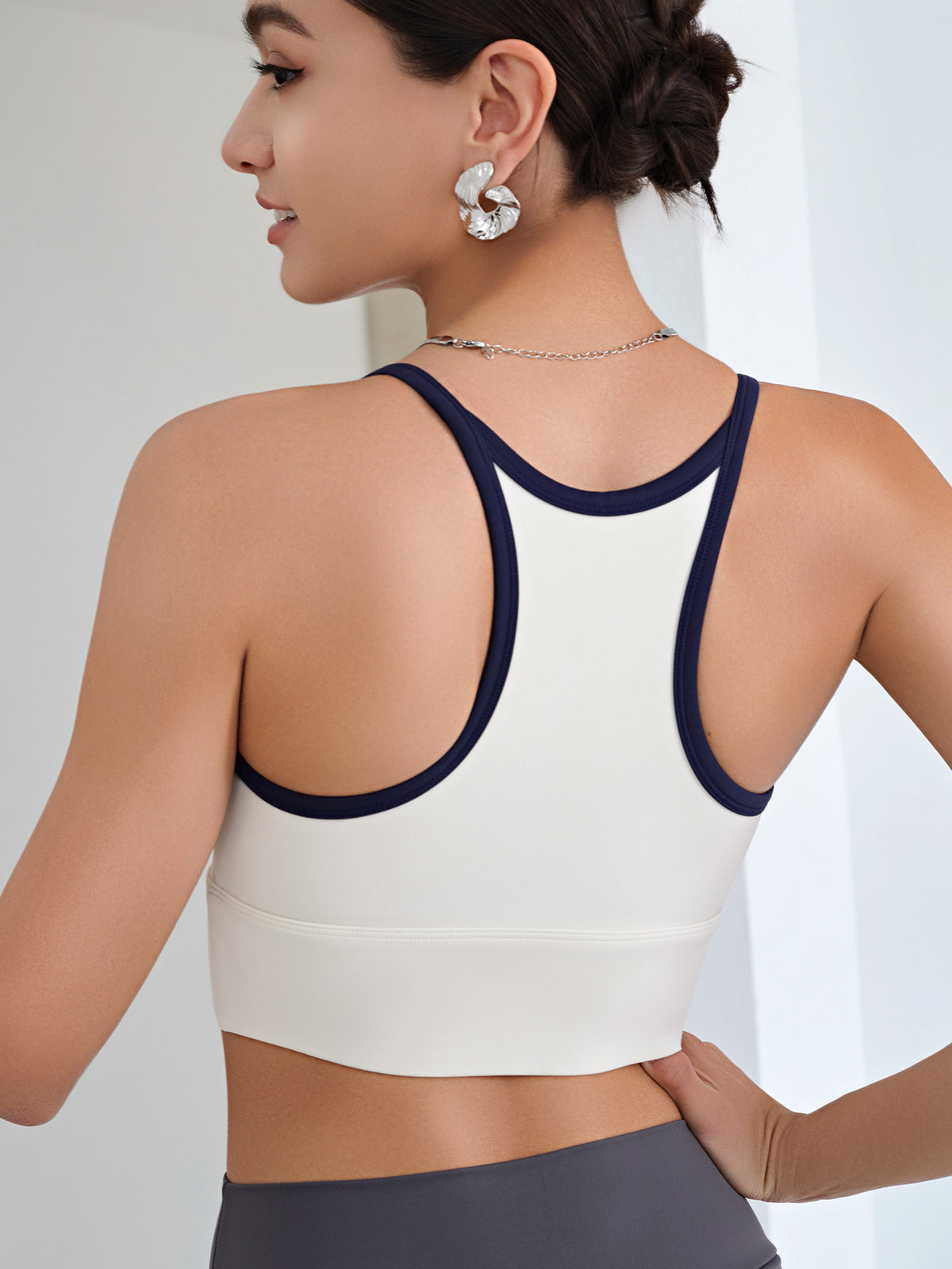 Color-blocked Sports Bra With Integrated Cups, Shockproof, Anti-exposure, Outerwear Style, Racerback Design, Thin Shoulder Straps, Yoga Bra – Premium 4 | RICALOUX
