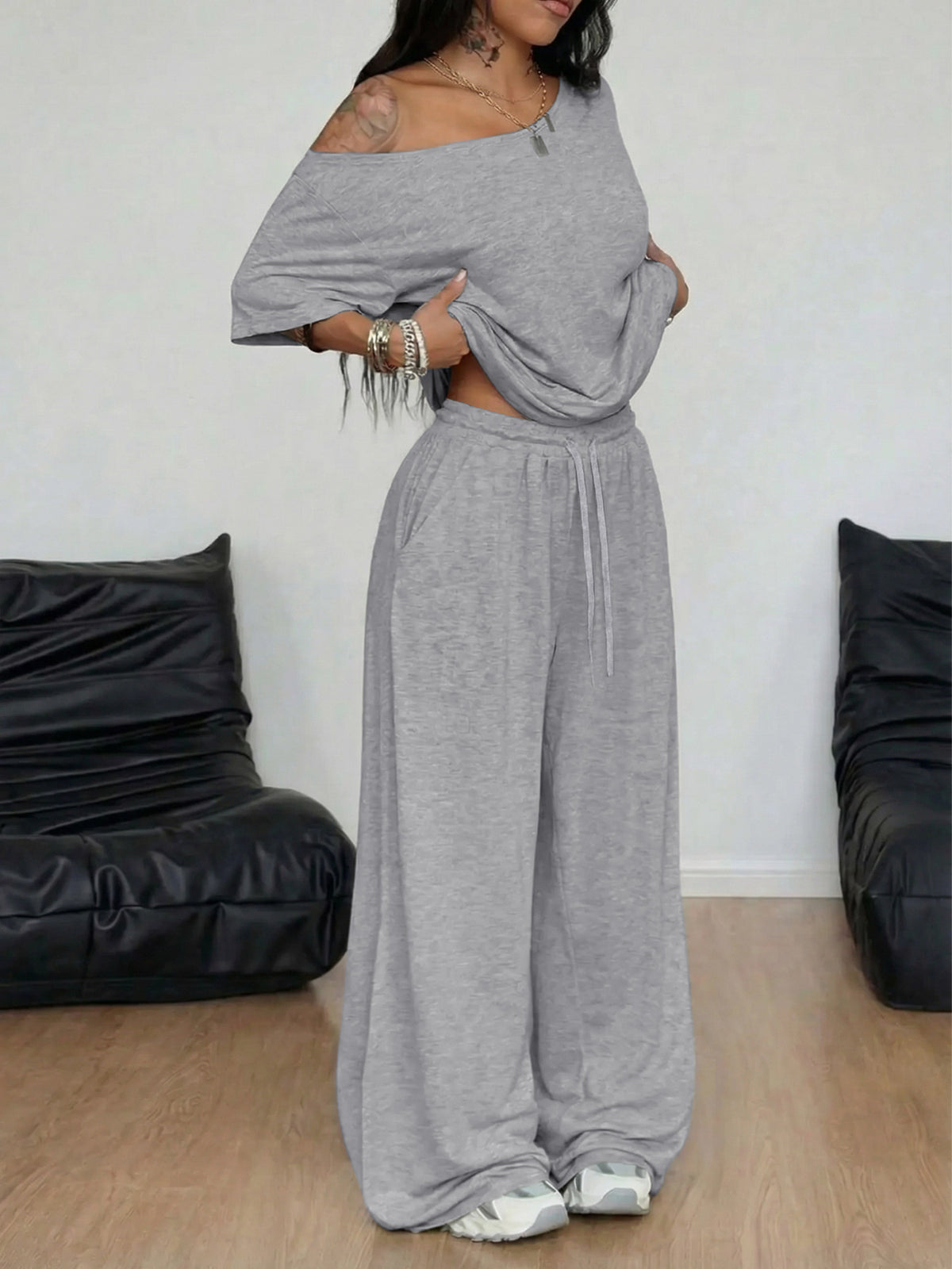 Women's Casual Solid-Color Sports Two-Piece Set With Loose-Fit Trousers – Premium 0 | RICALOUX